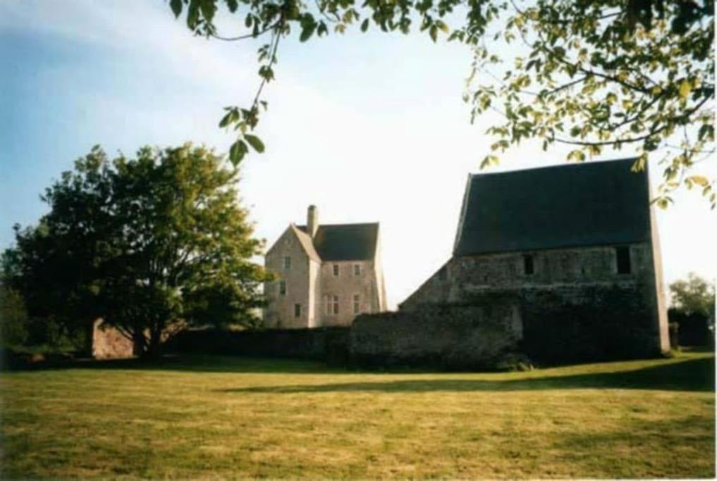 이지니쉬르메르 Le Chateau De Neuilly La Foret 빌라 외부 사진