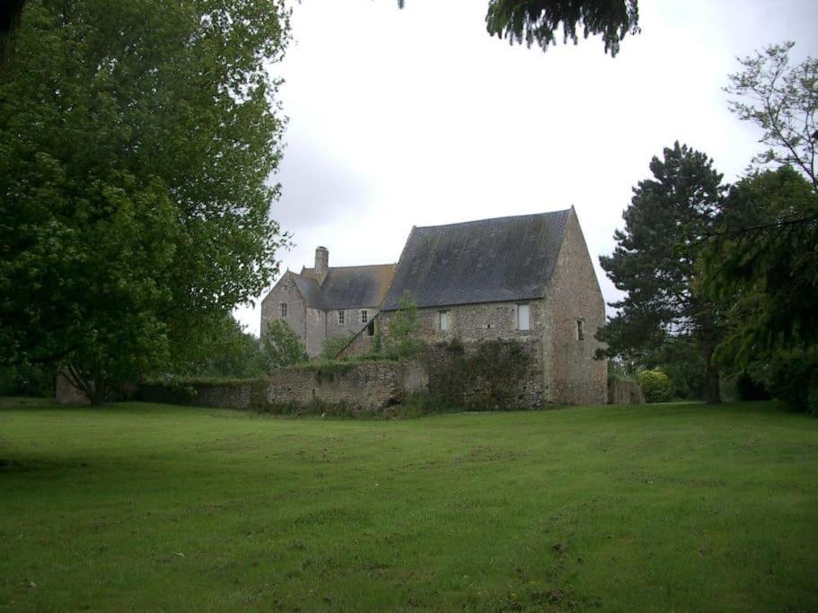 이지니쉬르메르 Le Chateau De Neuilly La Foret 빌라 외부 사진